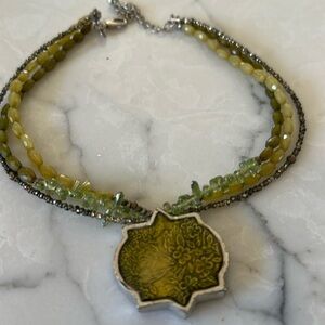 CHICOS Rare crystal & Resin Floral Necklace Mixed beads & botanical Necklace